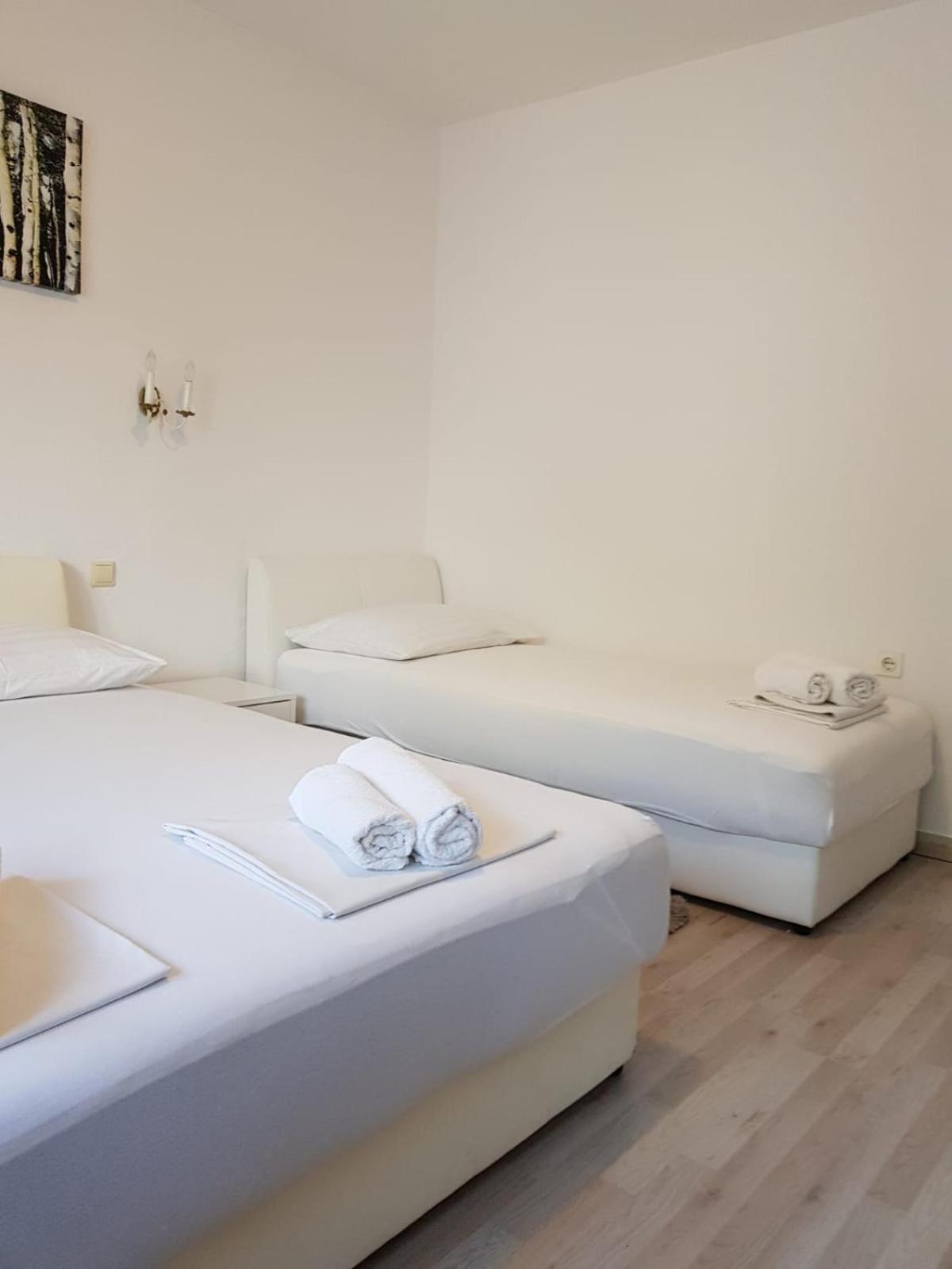 Apartmani Jureta Округ Горни Экстерьер фото